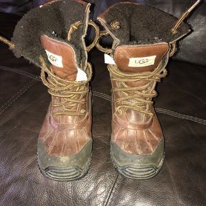UGG Butte Boots. Worn. Taking offers.