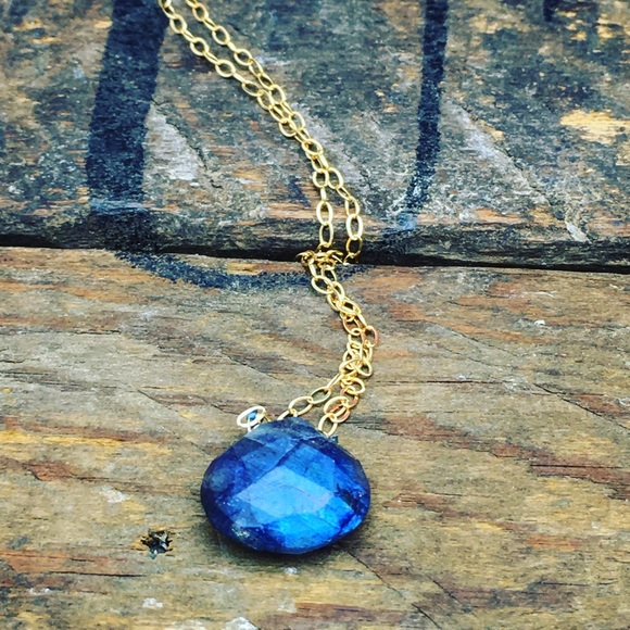Flash sale Delicate Blue Labradorite necklace - Picture 2 of 4