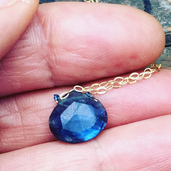 Flash sale Delicate Blue Labradorite necklace - Picture 4 of 4