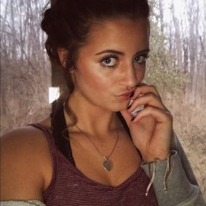 Meet your Posher, Maddi