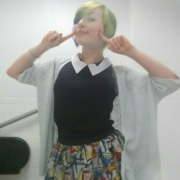 Meet your Posher, Nicole - Picture 3 of 4