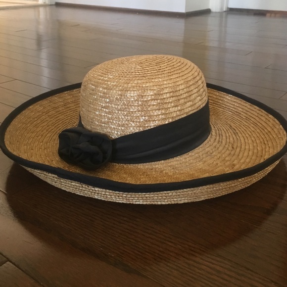 Straw beach hat NEVER WORN - Picture 2 of 3