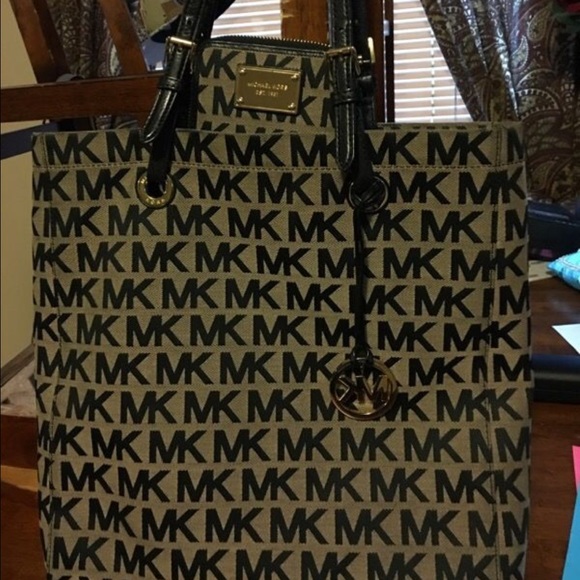 MK purse