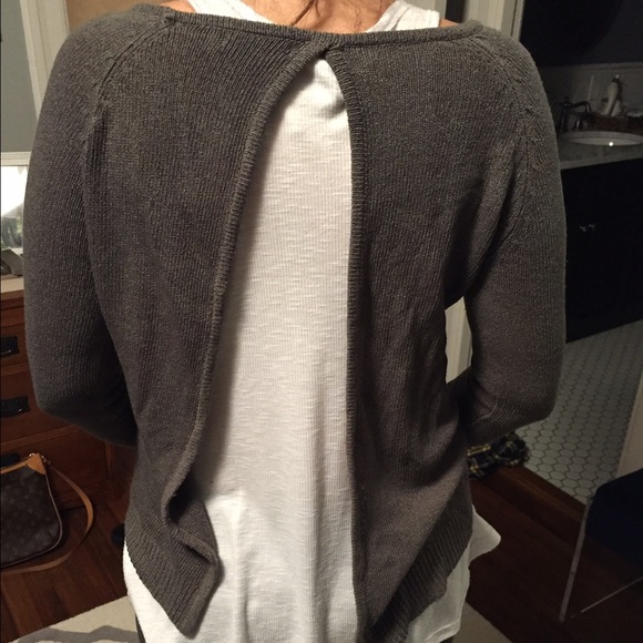 LF Millau gray open back sweater✨ - Picture 2 of 3