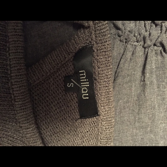 LF Millau gray open back sweater✨ - Picture 3 of 3