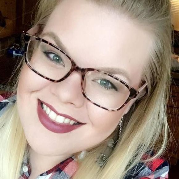 Meet your Posher, Lauren - Picture 1 of 1