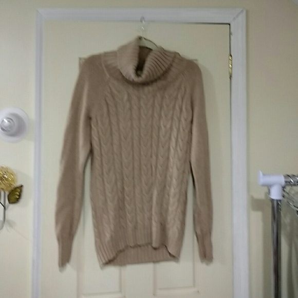Banana Republic cable knit sweater