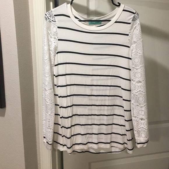 Lace long sleeve black striped Tee