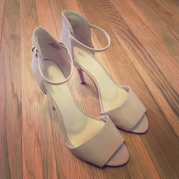 Nine West nude heels