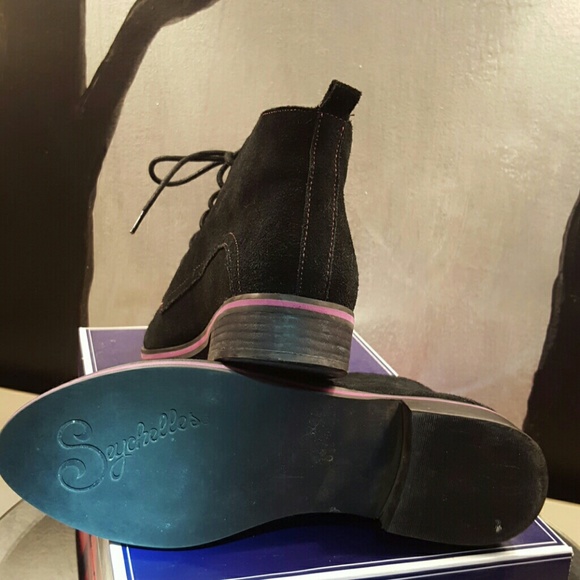 SOLD Seychelles booties - Picture 3 of 6