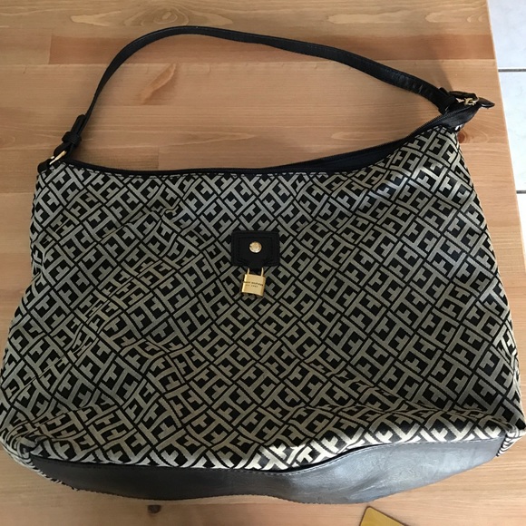 Tommy Hilfiger tote!