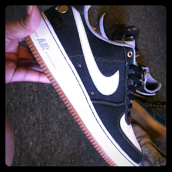 Air Force 1 - Picture 1 of 2