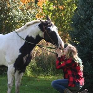 Meet your Posher, Monique