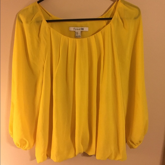 Sheer sleeves pleated top