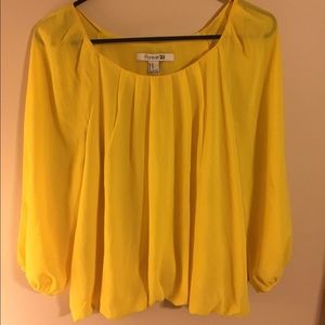 Sheer sleeves pleated top