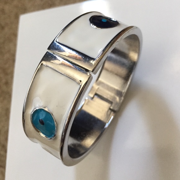 White and blue ceramic magnetic bracelet. - Picture 4 of 4