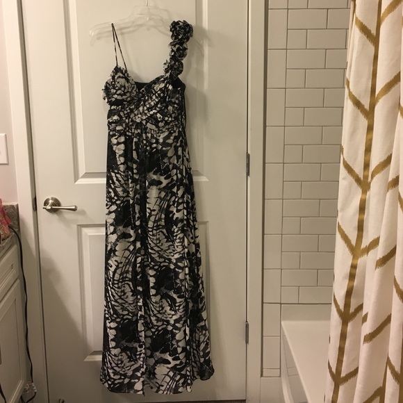 Von Maur Long Formal Dress B&W Size 6