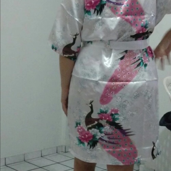 Silk Satin Wedding Bridal and Bridesmaid Robe. - Picture 3 of 4