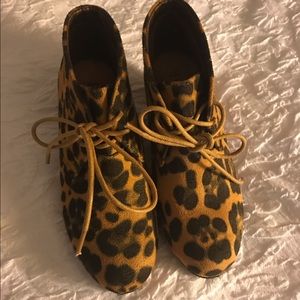 Girls size 2 leopard wedges (narrow)
