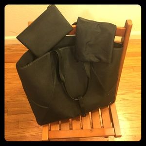 Lulu Lemon large tire bag with shoe and makeup bag