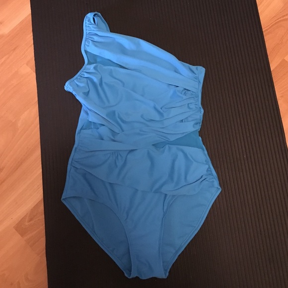 One strap swim suit