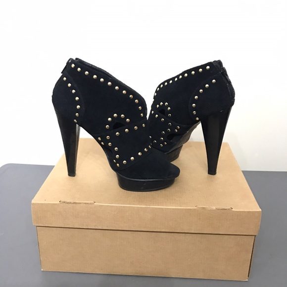 Steve Madden suede style gold stud booties, Size 6 - Picture 1 of 4