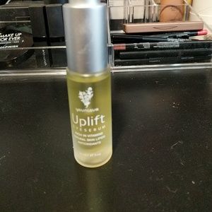 Younique uplift serum