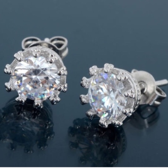 ⚡️SALE⚡️925 Sterling Silver Crown CZ Stud Earrings - Picture 5 of 6