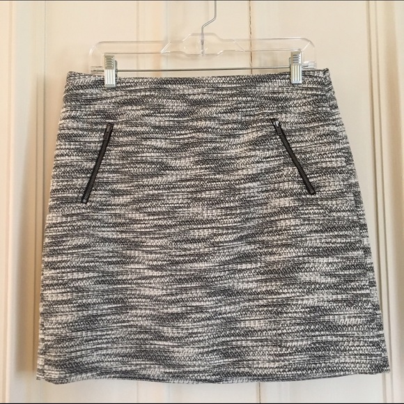 LOFT Skirt w/ POCKETS