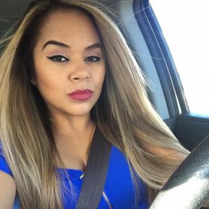 Meet your Posher, Zoila