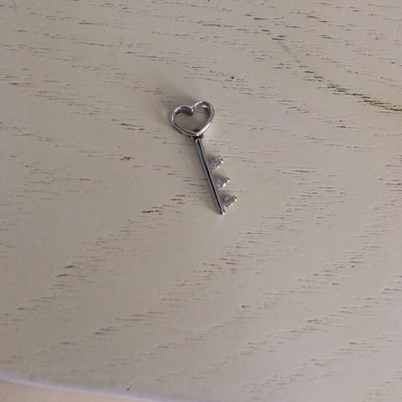 Key heart necklace pendant