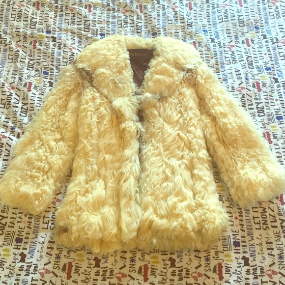 ✨Furrocious vintage curly lamb coat✨