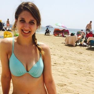 Meet your Posher, Alia