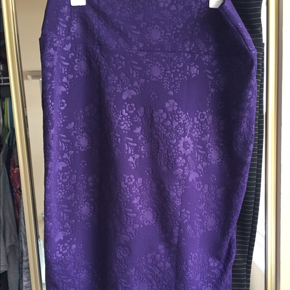 LulaRoe Purple Floral Cassie--Large