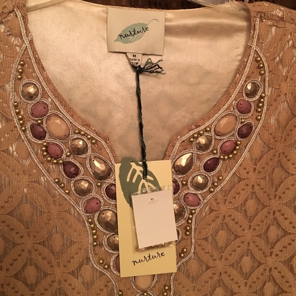 Beautiful beaded lace top Size M - Picture 3 of 3