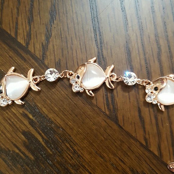 NWT Rose Gold Fish Fashiob Bracelet