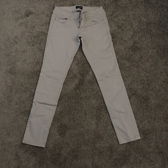 Light tan khaki American Eagle pants