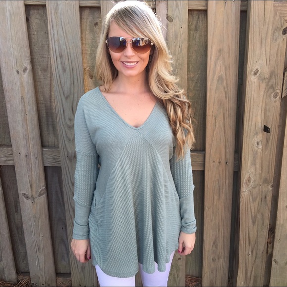 Long sleeve sage top - Picture 2 of 3