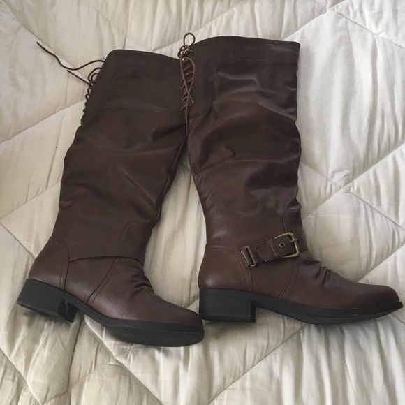 NWOT Xoxo brown boots