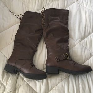 NWOT Xoxo brown boots