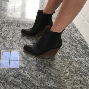 Lucky Brand wedge boogie