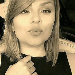 Meet your Posher, Veronica