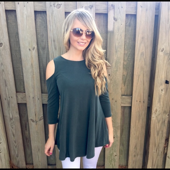 Hunter green cold shoulder - Picture 2 of 3