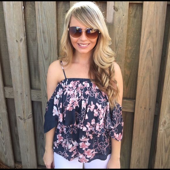 Floral flounce top - Picture 2 of 4