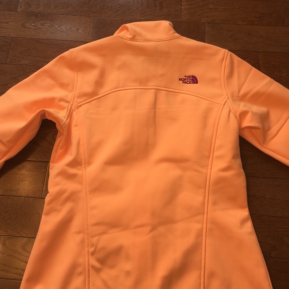 🔴The NorthFace Apex Bionic Jacket, Impact Orange - Picture 3 of 4
