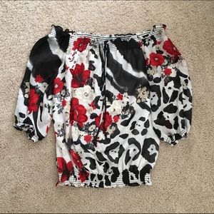 LAST CHANCE BUY embroidered blouse