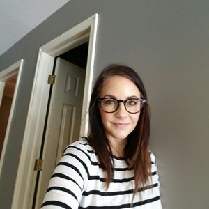 Meet your Posher, Adrienne