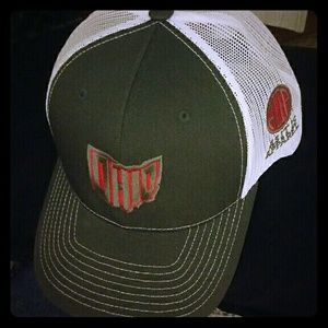 Ohio caps/georgia caps