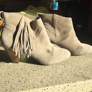Small heeled booties