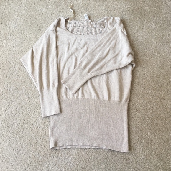 Sweater with gold wire - Picture 1 of 4